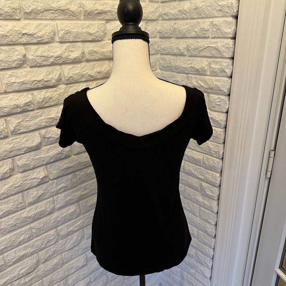 Scoop Neck/Back Black Top - Picture 3 of 4